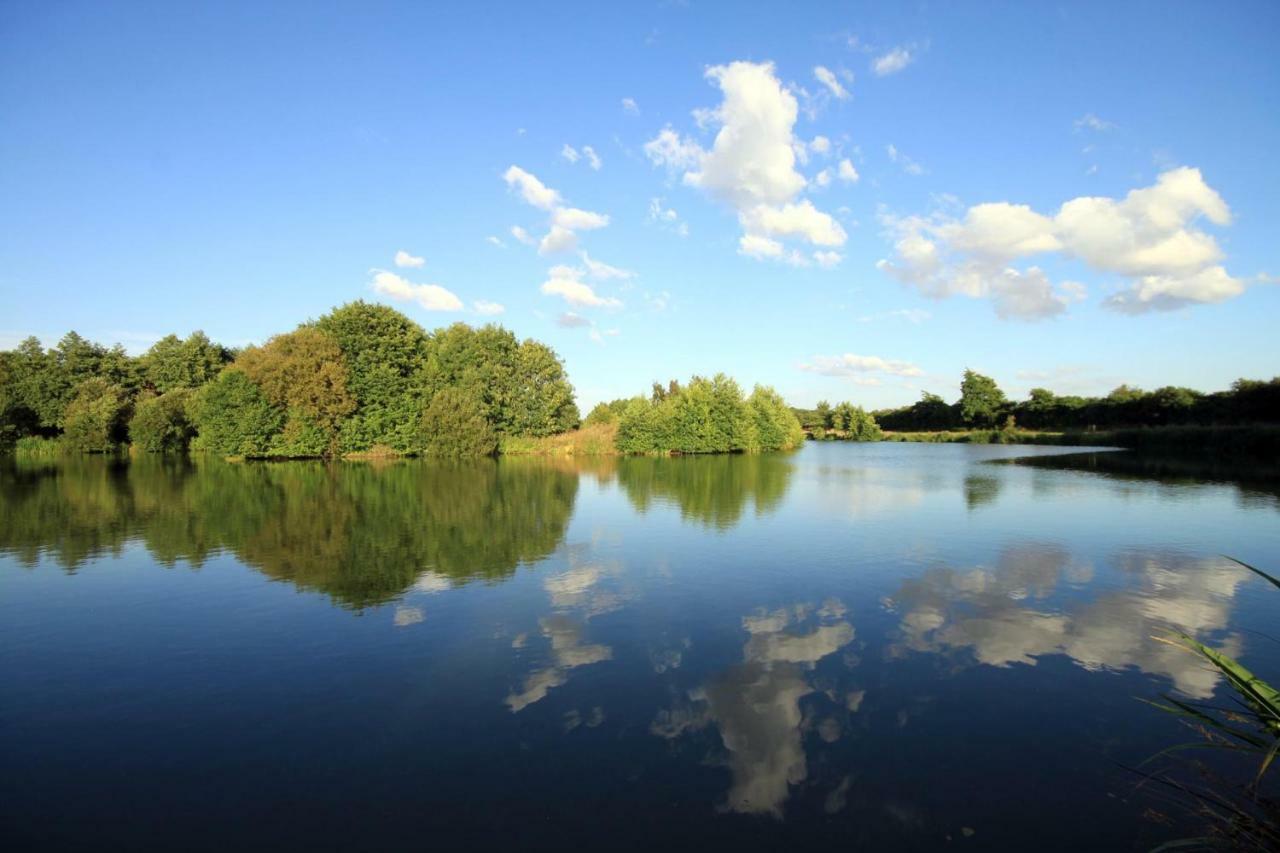 Woodpecker Lodge - Brook Meadow - Sleeps 4 Plus 2 - No Pets Market Harborough Exterior photo